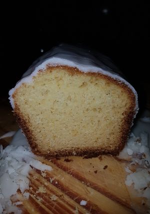 Una foto de Budín de Limón con glaseado de Limón