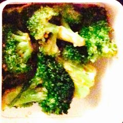 A picture of Lemon Garlic Broccoli.