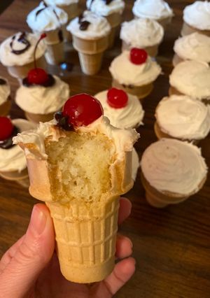 A picture of Ice cream cone cupcakes.