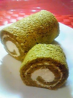 A picture of Easy Matcha Swiss Roll Cake.