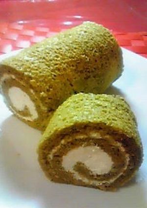 A picture of Easy Matcha Swiss Roll Cake.