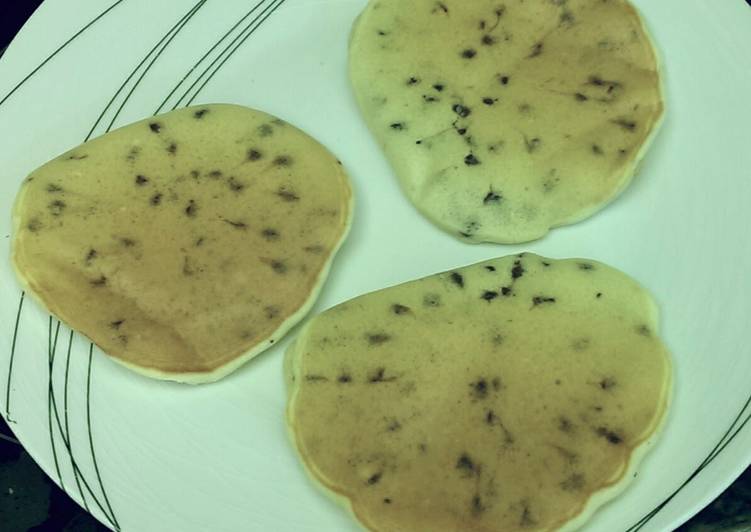 Fluffy Chocolate Chip Pancakes