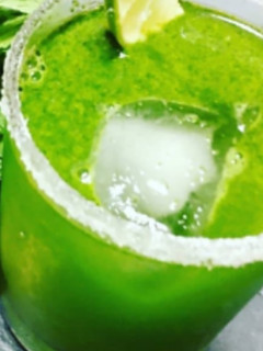A picture of 2 Minutes Refreshing Mint Lemonade.