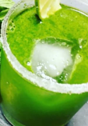 A picture of 2 Minutes Refreshing Mint Lemonade.