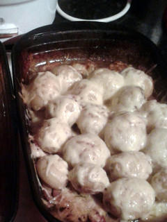 A picture of cheesy bacon baby boiled potatoes.