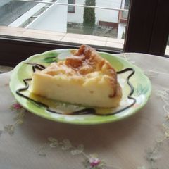 A picture of Honey Yogurt Cake.