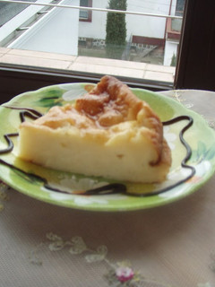 A picture of Honey Yogurt Cake.