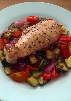 A picture of Vickys Roast Chicken Ratatouille, GF DF EF SF NF.