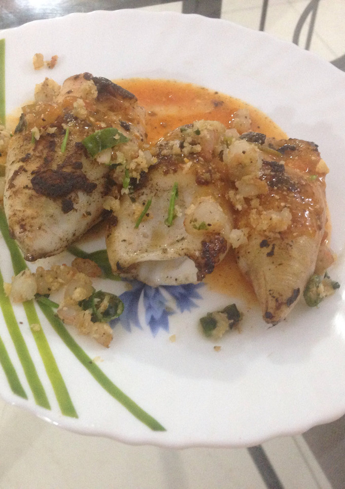 A picture of Prawn Stuffed Squid.