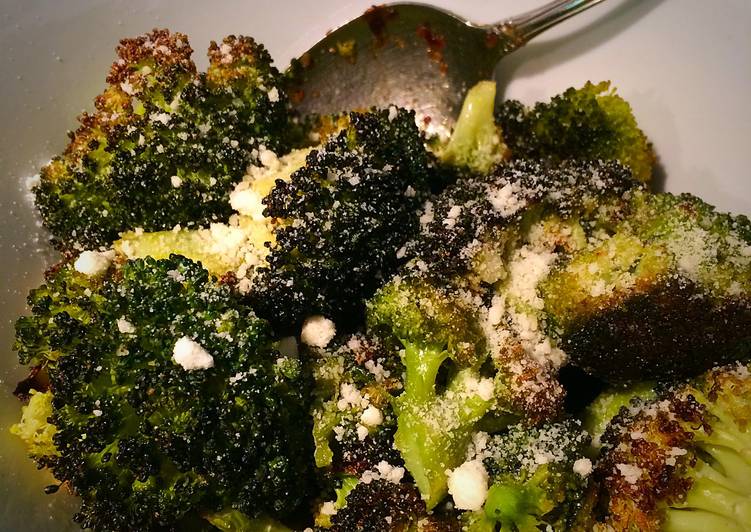 Steps to Prepare Super Quick Homemade Easy Roasted Broccoli