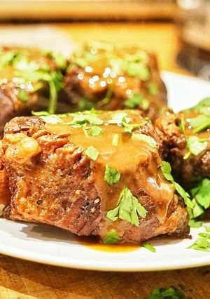 A picture of Beef Short Ribs in Red Wine.
