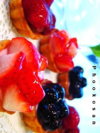 Easy Ways Make|Recipe} Triple Berry Mini Cheesecake Tarts the Perfect, Appealing