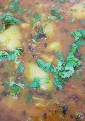 आलू टमाटर की सब्जी हलवाई स्टाइल (Aloo Tamatar ki sabji Halwai style recipe in Hindi) रेसिपी मुख्य फोटो