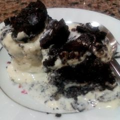 A picture of Oreo no baked icebox cake.