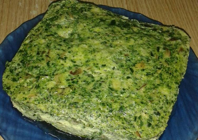Pastel de espinacas, champiñones y queso al microondas