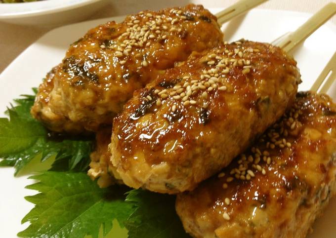 Recipe of Favorite Izakaya Style At Home! Bamboo Shoot and Shiso Leaf Tsukune Patty Skewers