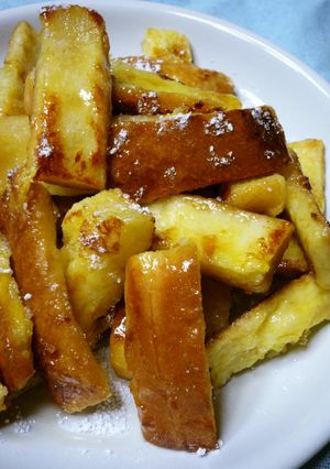 A picture of French Toast Snacks with Bread Crusts.