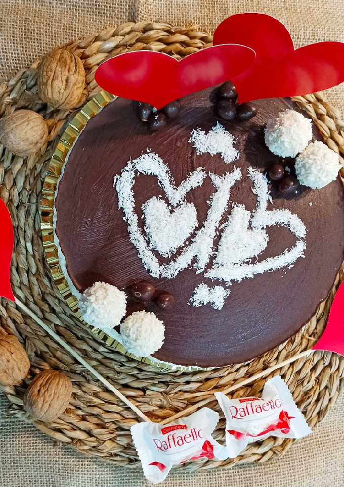 Una foto de Tarta helada de coco 🥥 con cobertura de chocolate🍫