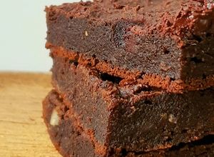 Una foto de Brownie SIN GLUTEN, SIN MANTECA (Fácil, rápido y sano)