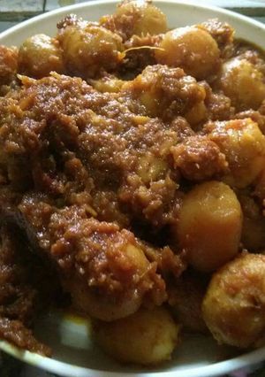 A picture of Dum Aloo.
