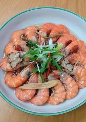 A picture of Easy Finger-Licking Drunken Shrimp with Shaoxing Wine.