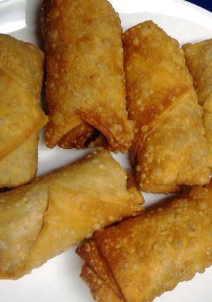 A picture of vegetable egg roll.