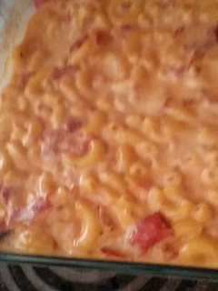 A picture of Cheesy macaroni with fire roasted tomatoes.
