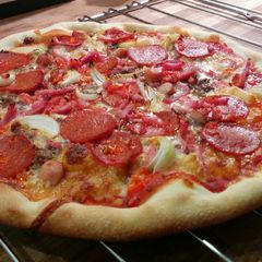 A picture of Pizza dough (with yeast).