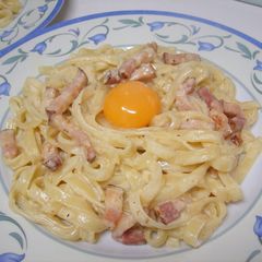 A picture of Italian Cuisine at Home! Creamy Spaghetti Carbonara.