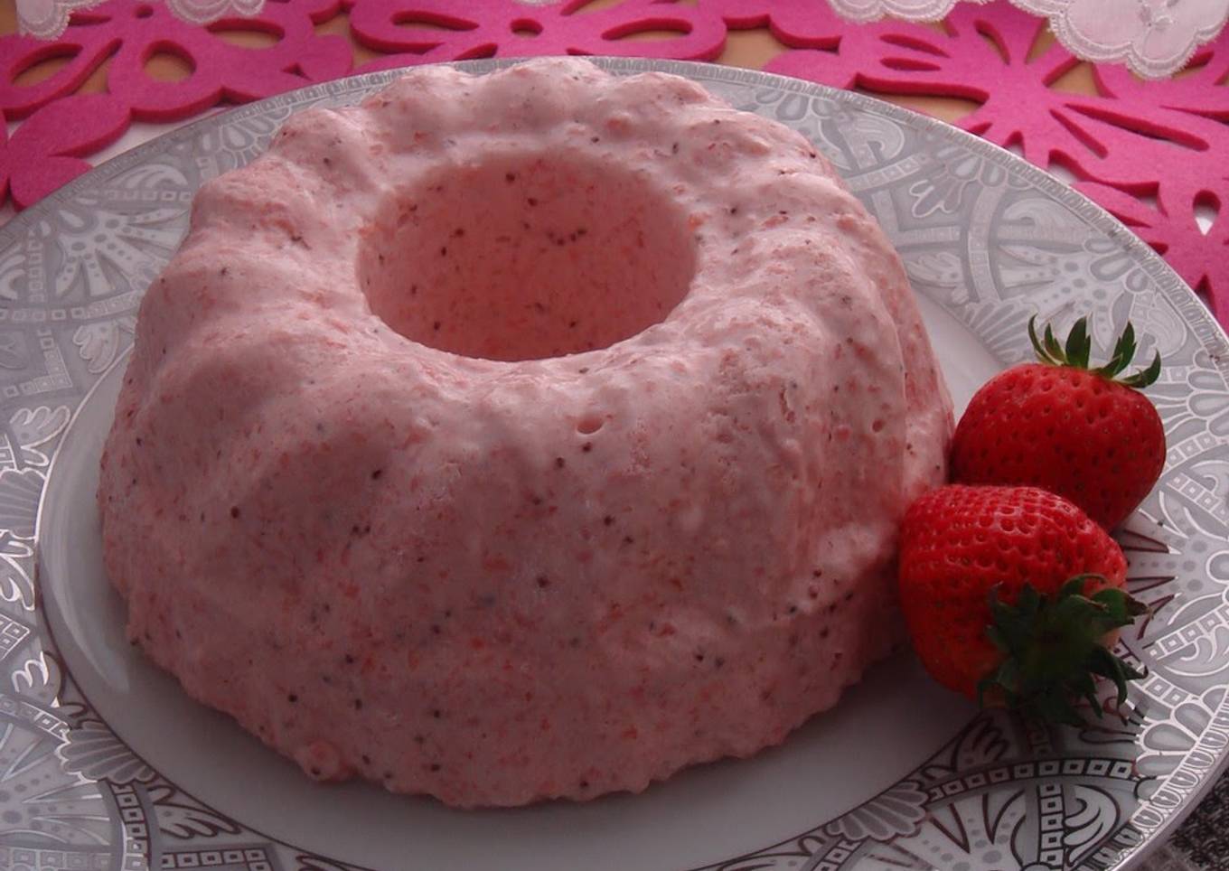 Light and Airy Strawberry Mousse with White Wine