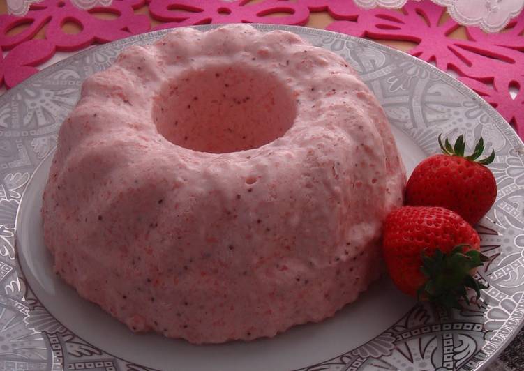 Light and Airy Strawberry Mousse with White Wine