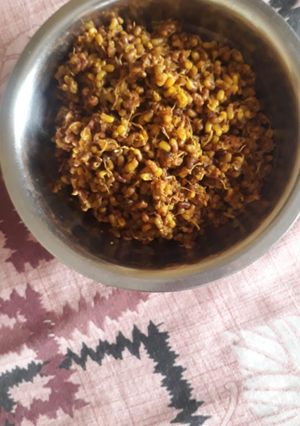 मूंग स्प्राउट्स (Moong sprouts recipe in hindi) रेसिपी मुख्य फोटो