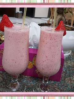 عکسی از دستور اسموتی موز و توت فرنگی 🍓🍌