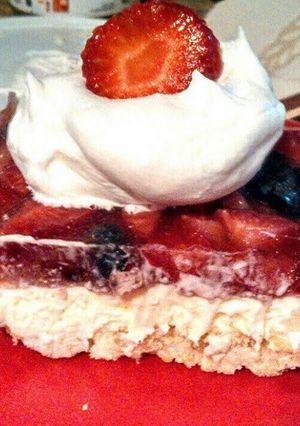 A picture of Kona fruit Cream Dream Pie.