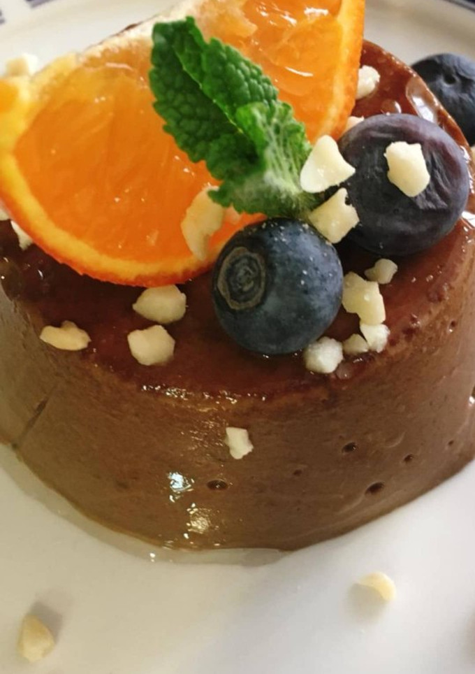 Una foto de Budín en frío de algarrobaal aroma de mandarina