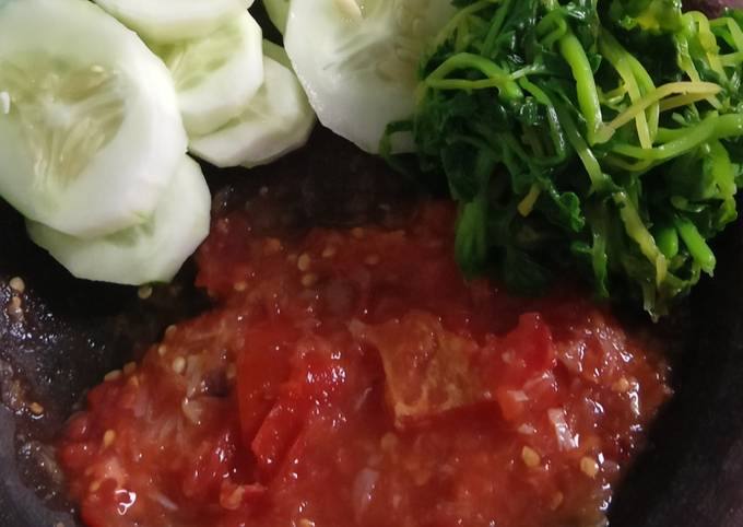 Sambal Tomat Mentah Selada Air