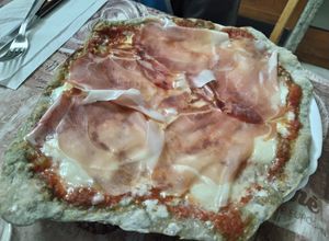 Foto di Pizza con impasto alla canapa