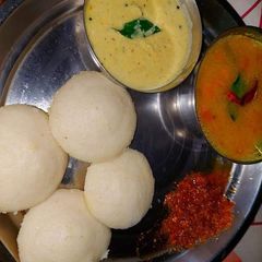 A picture of Idli sambar.