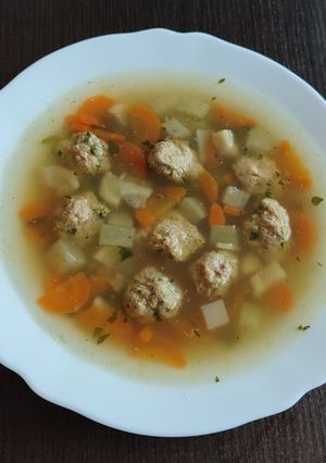Májgombóc leves recept fotója
