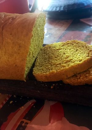 Una foto de Pan con un toque de cúrcuma