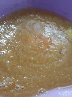 A picture of Pawpaw with apple puree.