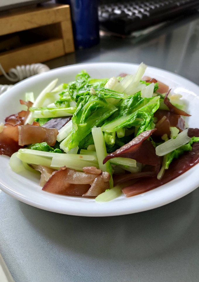 木耳炒小白菜- 排毒抗癌 的食譜成品照片