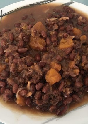 Una foto de Azukis con calabaza