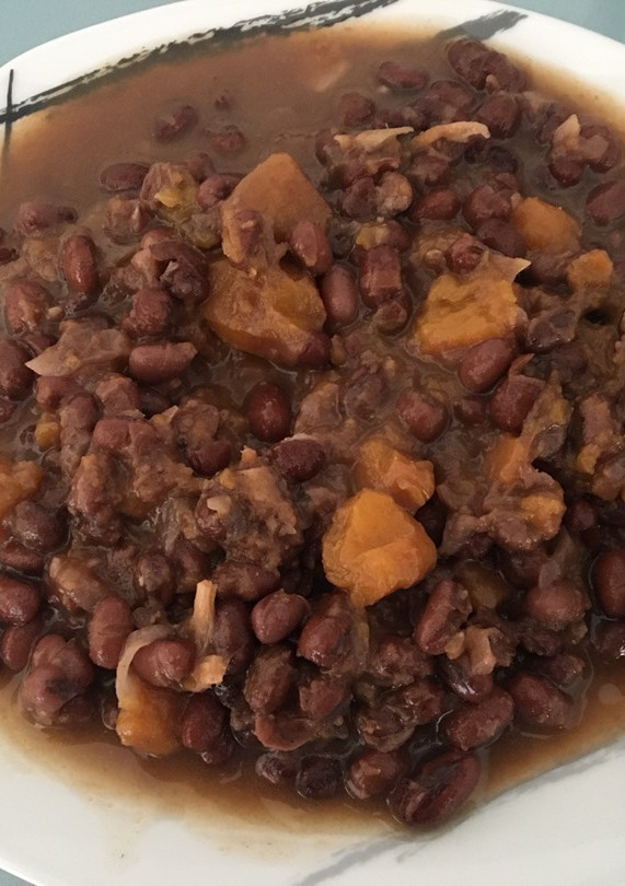 Una foto de Azukis con calabaza