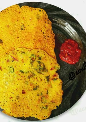A picture of Besan chilla.