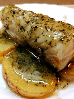 Una foto de Bacalao al horno con pil'pil de salsa verde