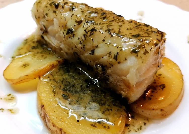 Bacalao al horno con pil'pil de salsa verde
