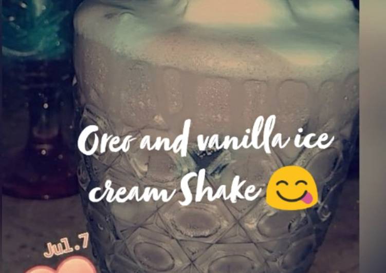 Recipe of Super Quick Homemade Oreo and vanilla ice cream Shake 😋