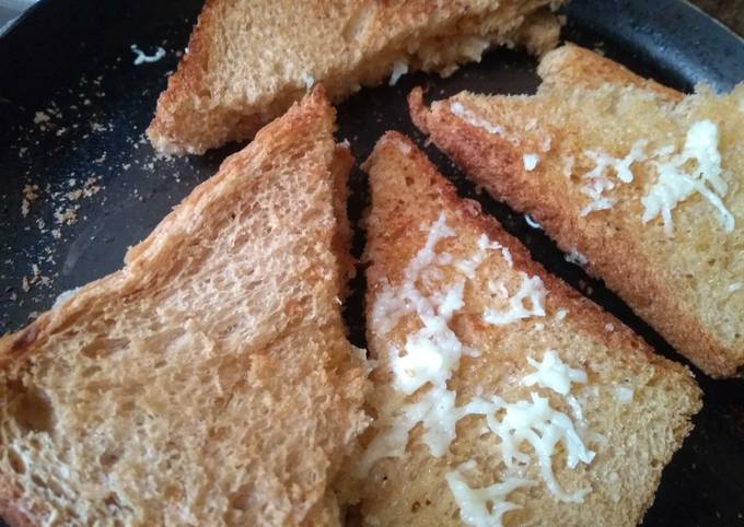 Cheese mayo toast Recipe by Poonam ranga - Cookpad