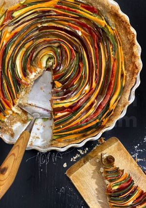 Spiral vegetables quiche mainly from the peels...for a colourful life 😆😉✌🏽 রেসিপির প্রধান ছবি